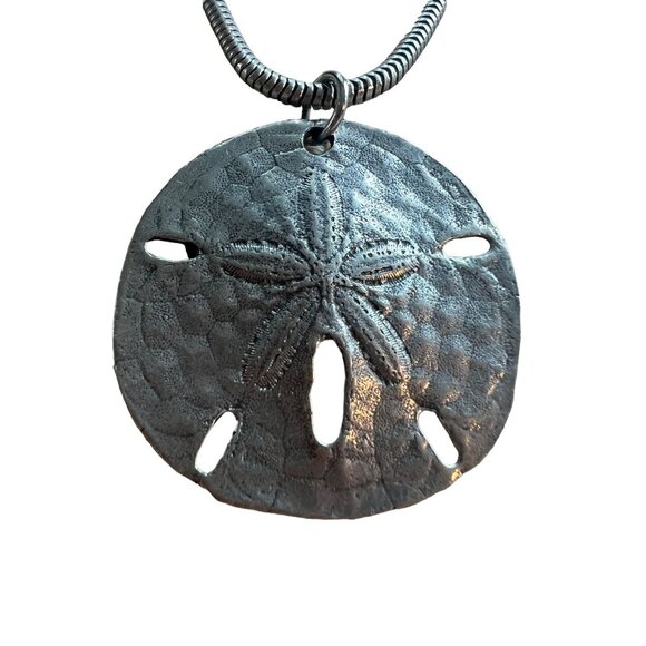 Vintage Pewter Sand Dollar Pendant Necklace Silver Tone Snake Chain 18" Chain - Picture 2 of 5